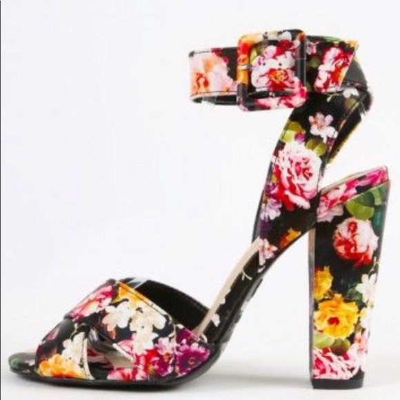 NIB FLORAL Vegan Leather Cross Buckle Heels - Picture 3 of 7